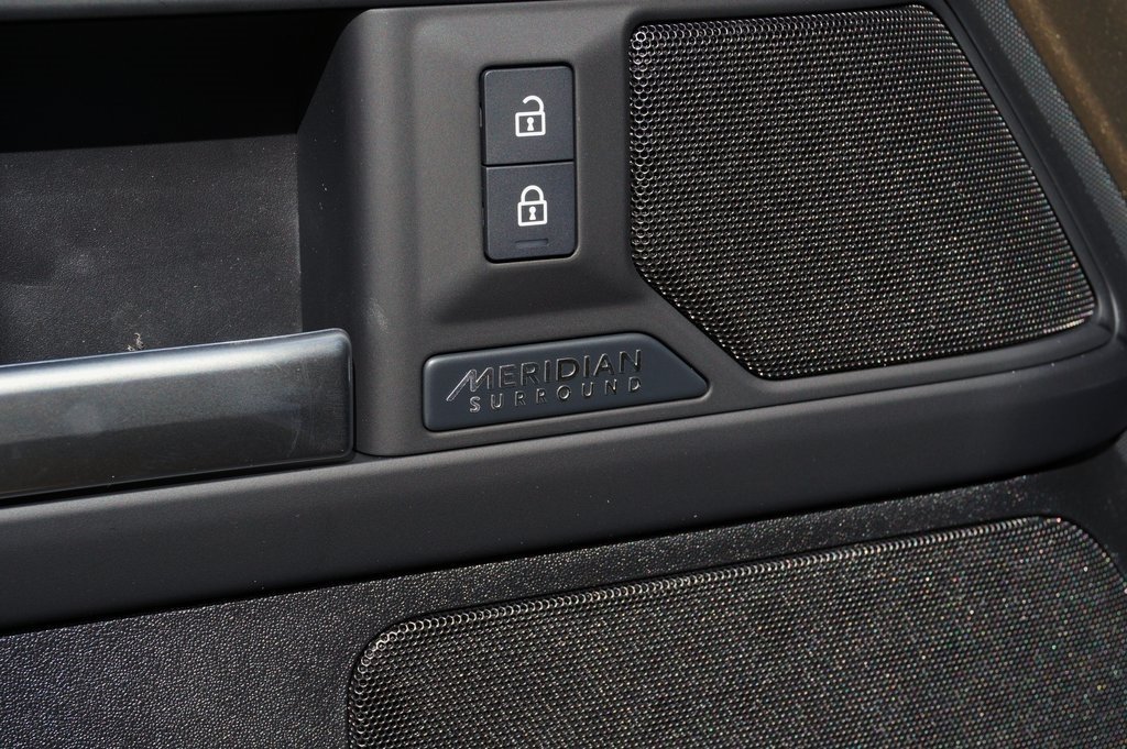 2026 LAND ROVER DEFENDER - Image 11