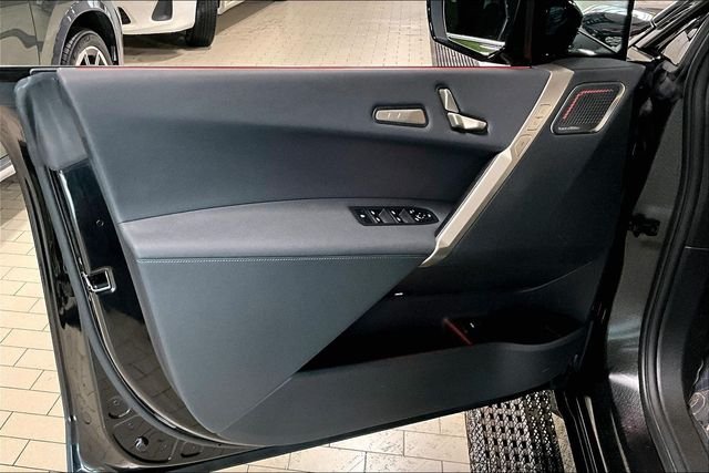 Used 2024 Black BMW M60 image 18