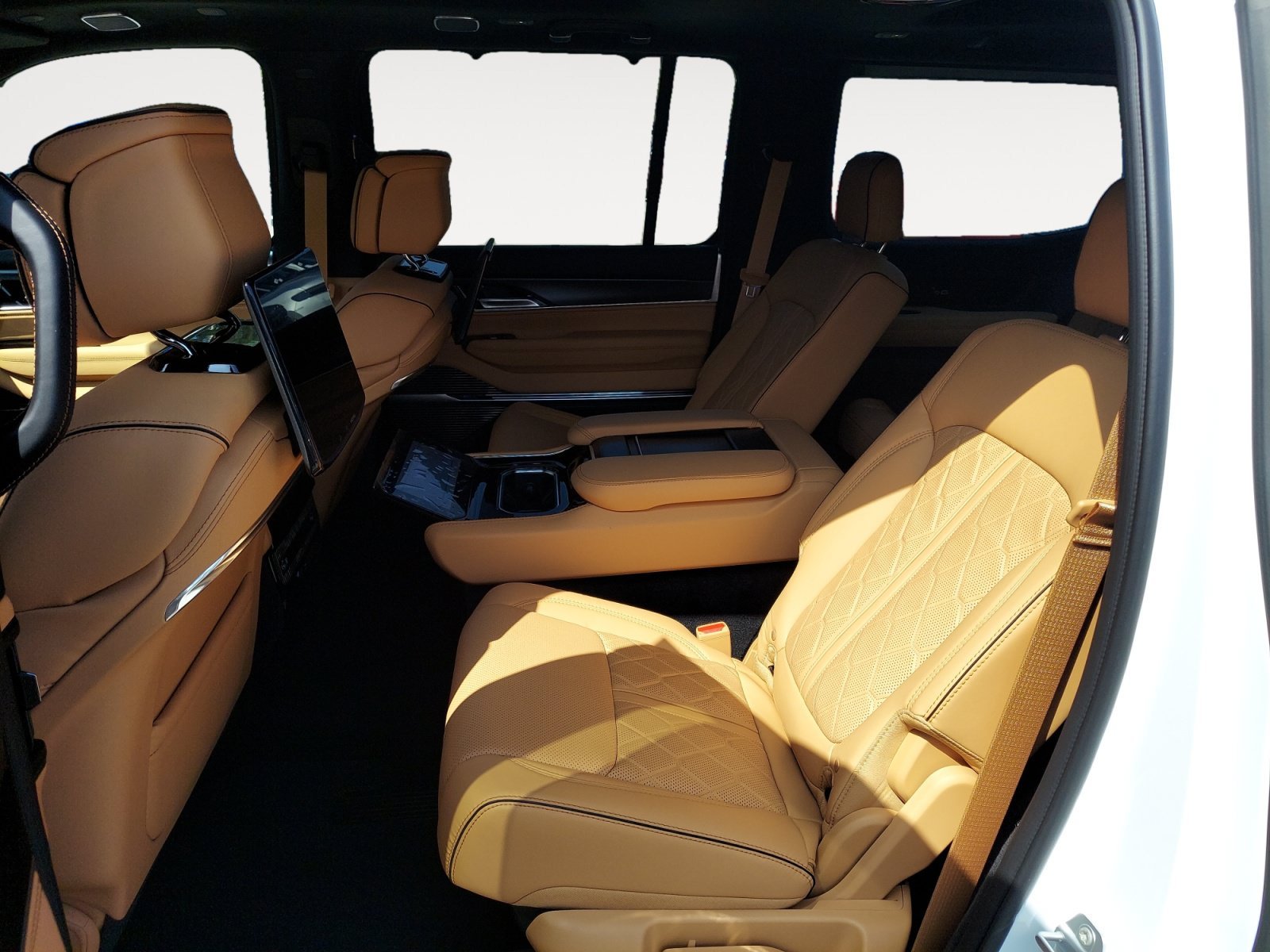 New 2026 Bright White Clearcoat Jeep Summit Reserve image 23