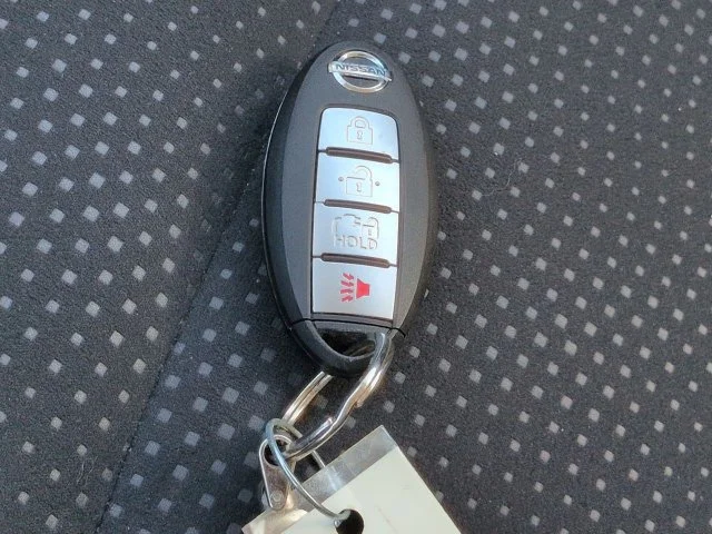 Used 2015 Glacier White Nissan SV image 27