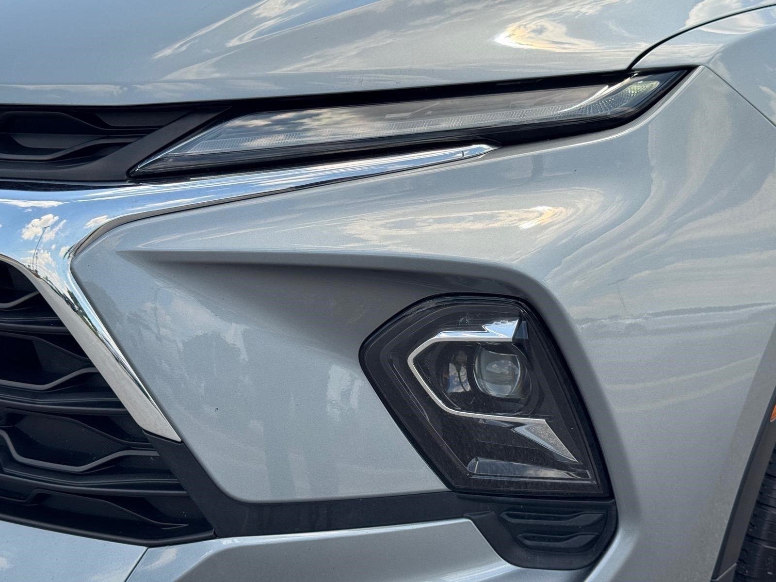 Used 2025 Sterling Gray Metallic Chevrolet LT image 27