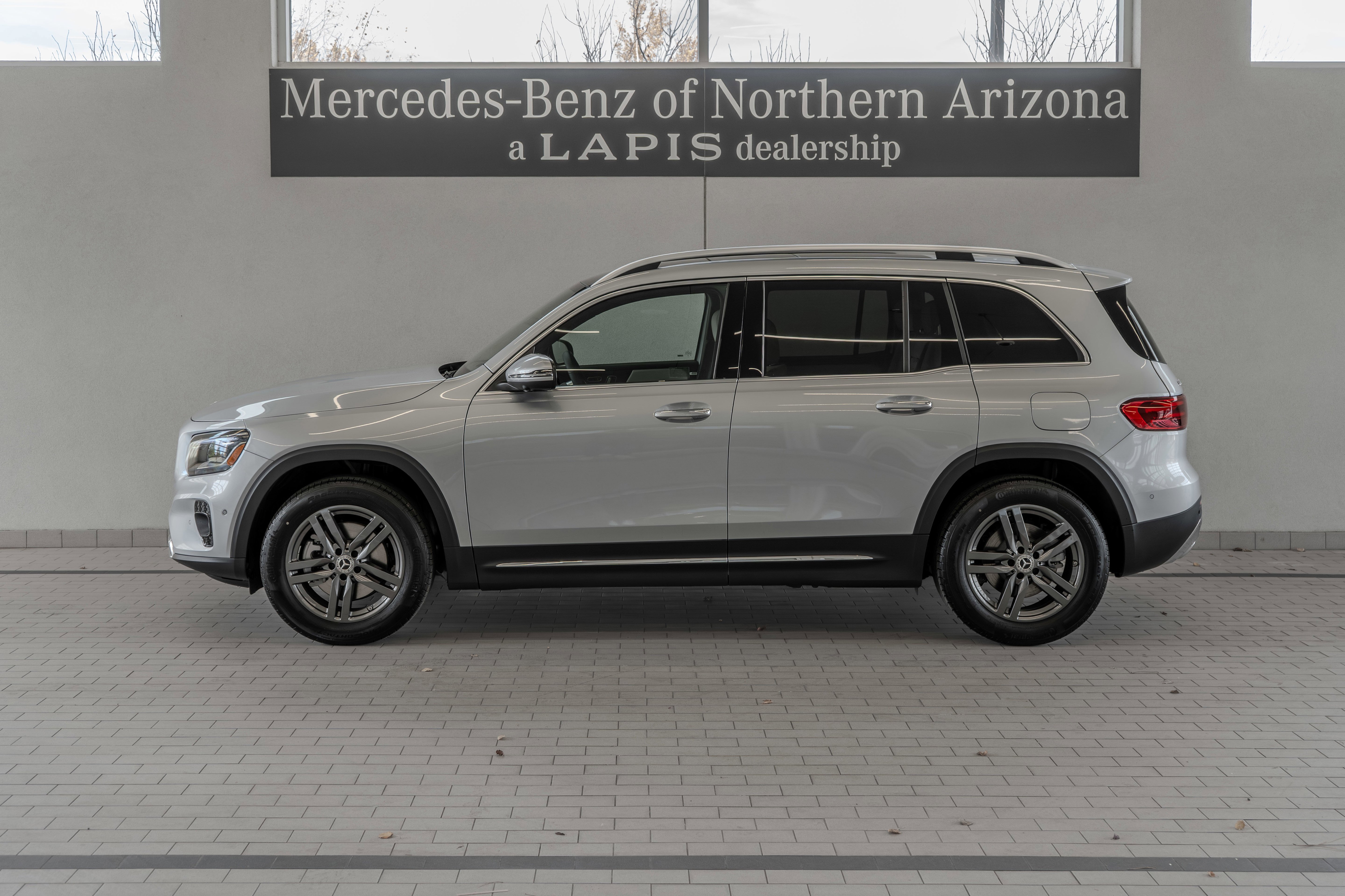 New 2026 Cirrus Silver Metallic Mercedes-Benz GLB 250 image 38