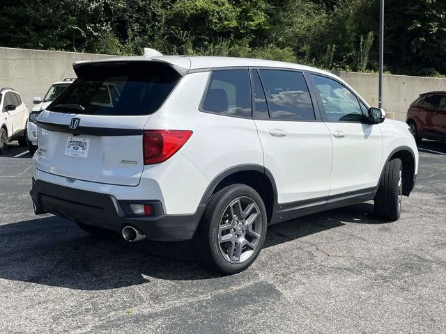 Used 2023 White Honda EX-L image 3