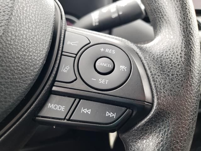 Used 2023 White Toyota LE image 23