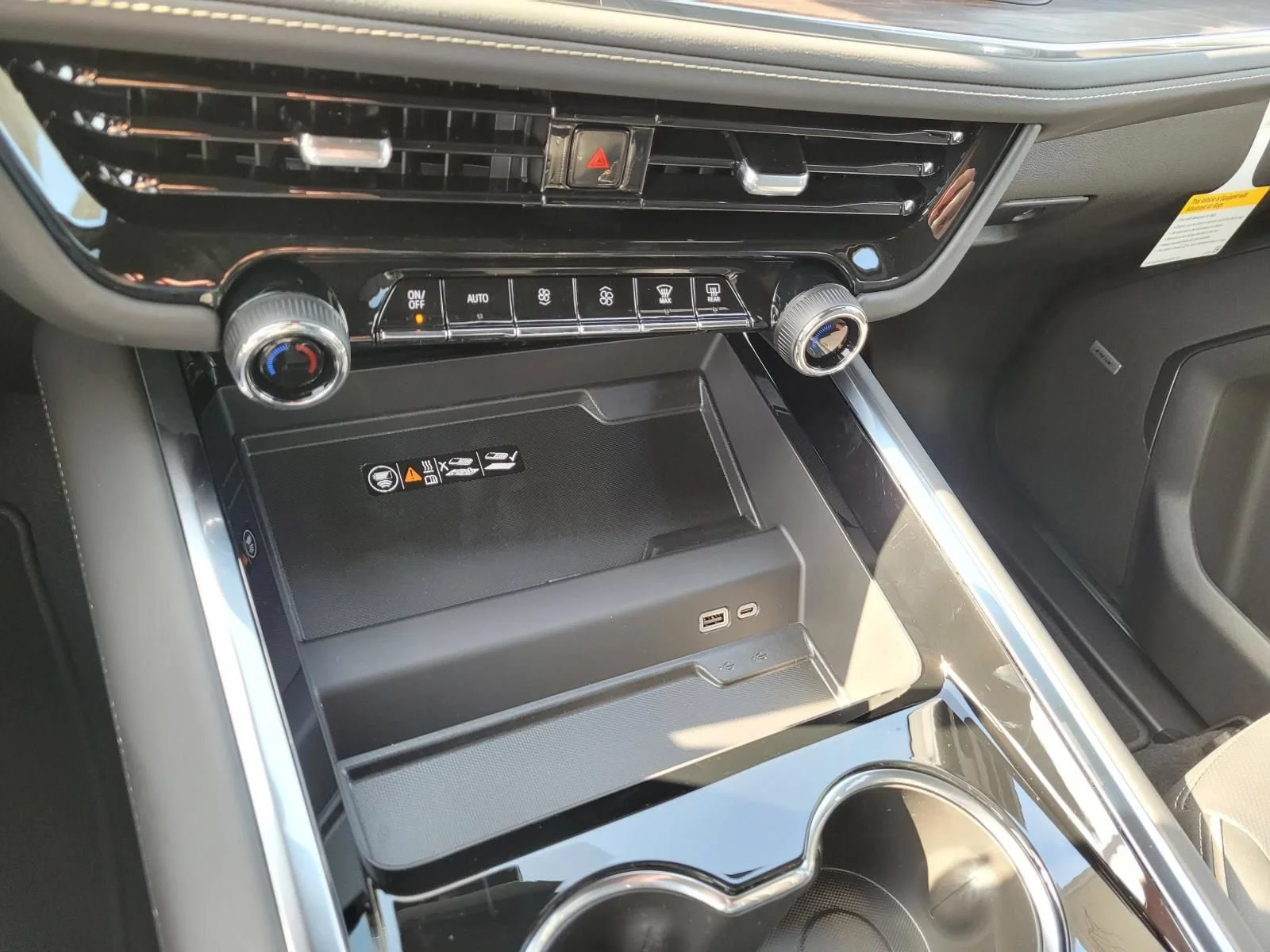 2026 Chevrolet Tahoe Premier - Photo 21