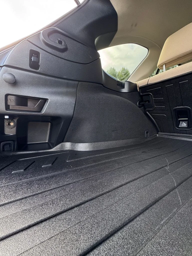 Used 2018 Black Subaru 2.5i Premium image 11