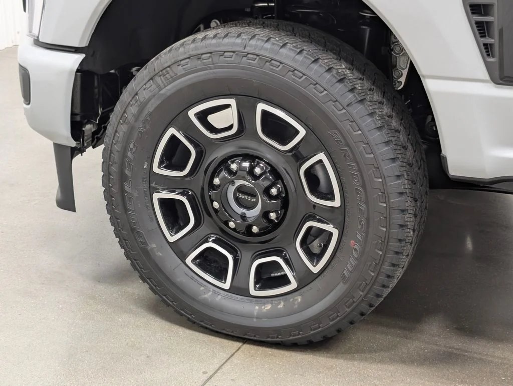 New 2026 Avalanche Ford F-250® Platinum® image 2