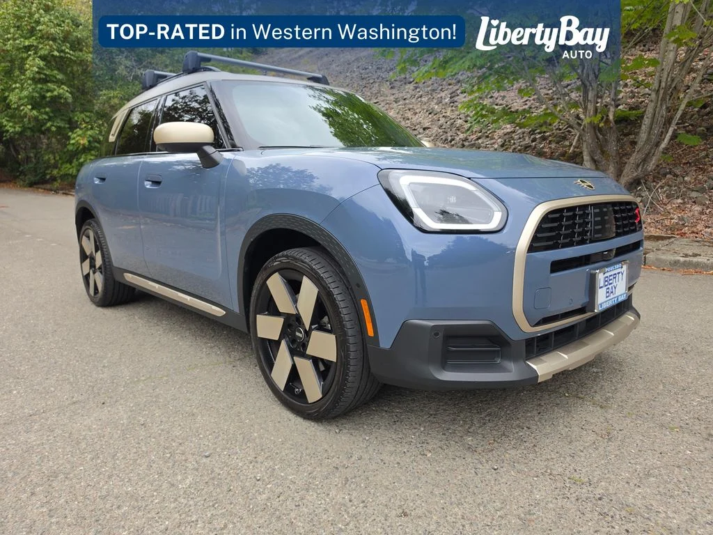 Used 2025 Blue MINI Iconic image 3