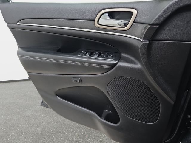 Used 2017 Black Jeep Limited image 26