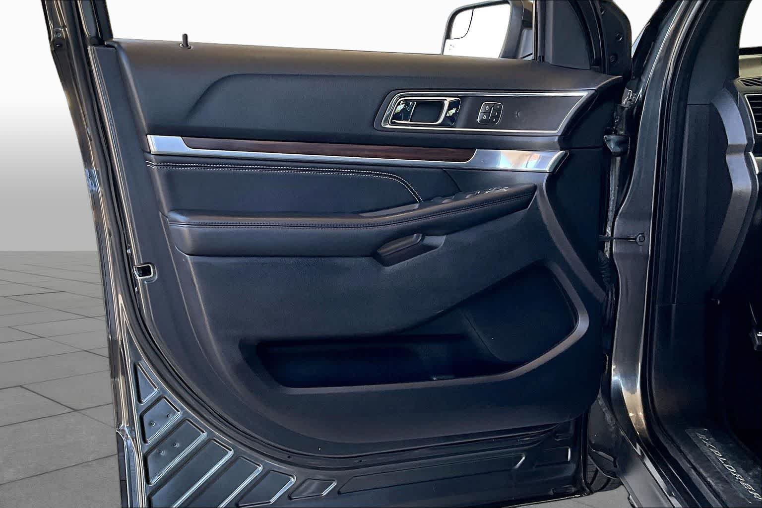 Used 2018 Gray Ford Limited image 22