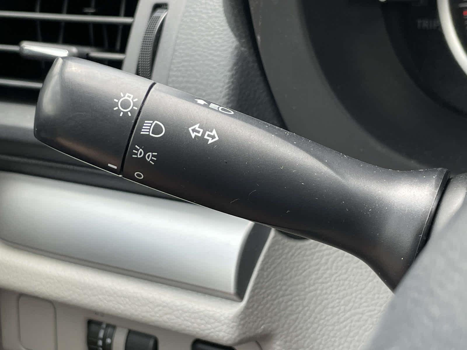 Used 2014 Marine Blue Pearl Subaru 2.5i Premium image 31