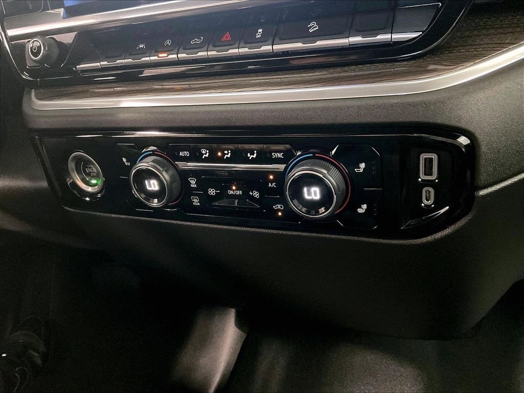 Used 2022 White Chevrolet RST image 26