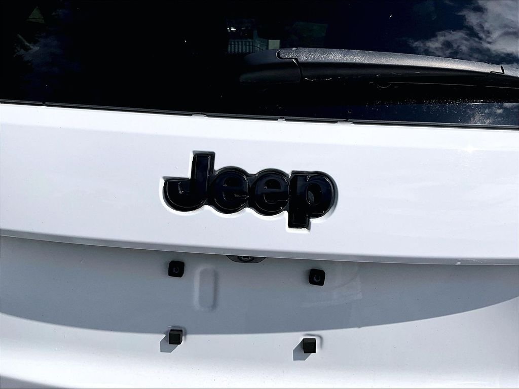 Used 2019 Bright White Clearcoat Jeep Altitude image 7