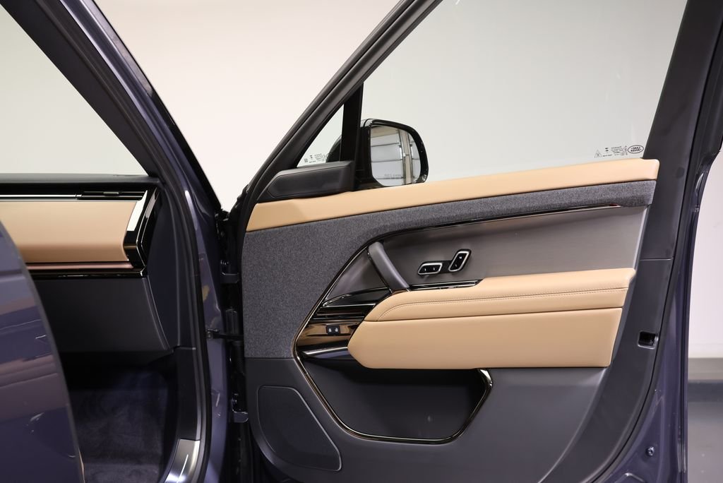 New 2026 Varesine Blue Land Rover SE image 36