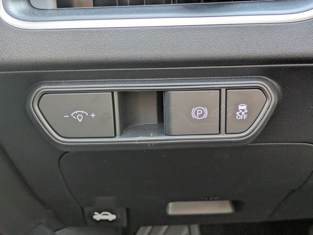 New 2026 Snow White Pearl Kia LXS image 23