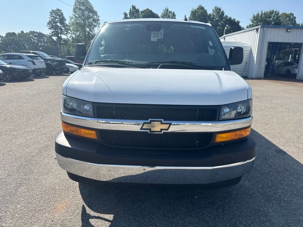 Used 2025 White Chevrolet LT image 8