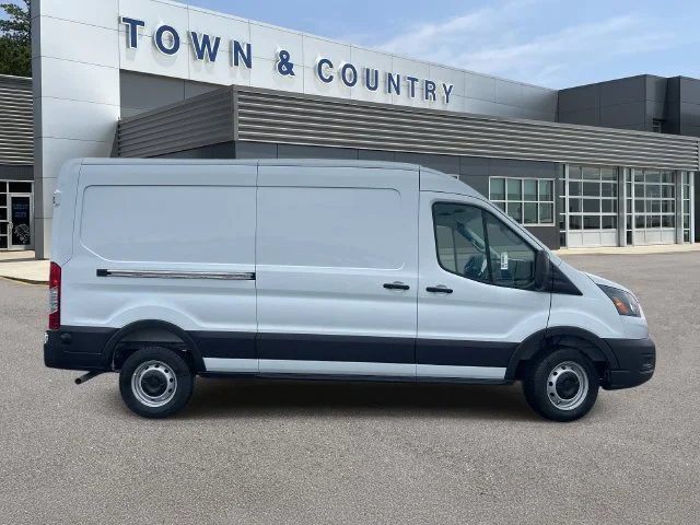New 2026 Oxford White Ford Base image 3