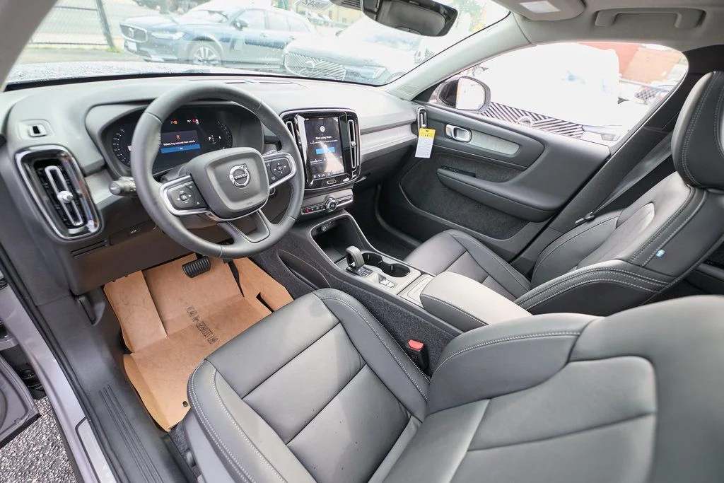 2026 Volvo XC40 Core - Photo 16