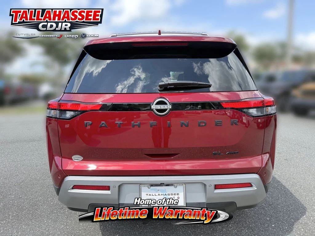 Used 2023 Scarlet Nissan SL image 4