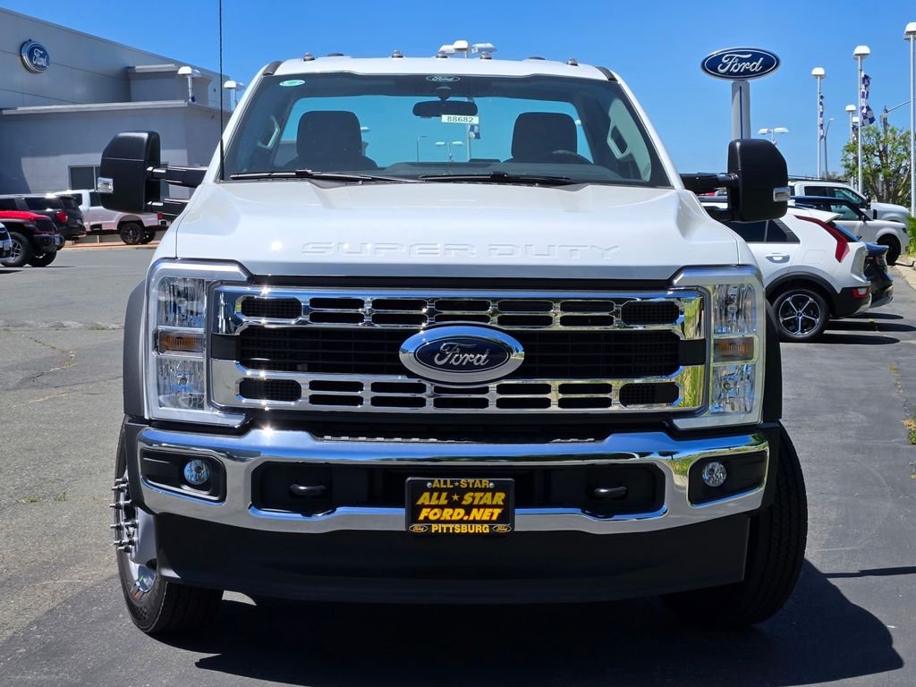 New 2026 Oxford White Ford F-450® XL image 2