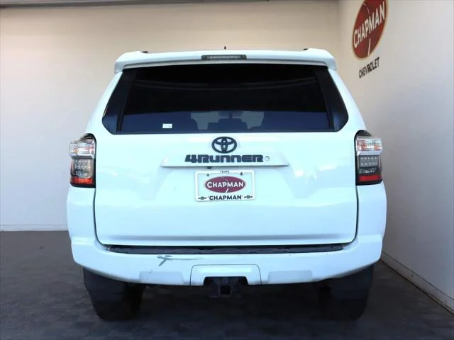Used 2019 White Toyota SR5 image 6