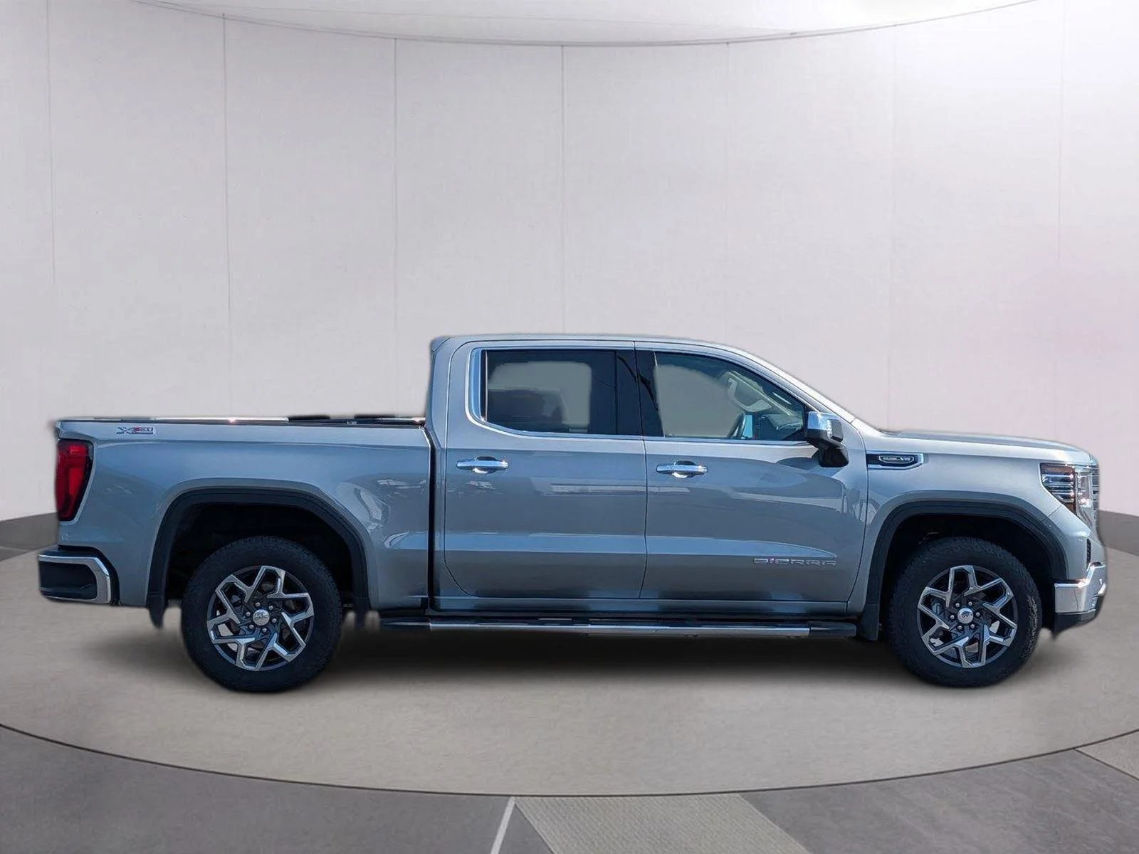 Used 2025 Sterling Metallic GMC SLT image 7
