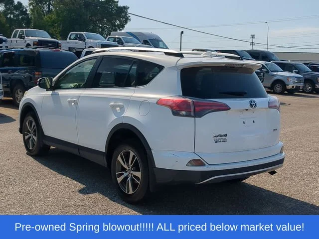 Used 2016 White Toyota XLE image 11