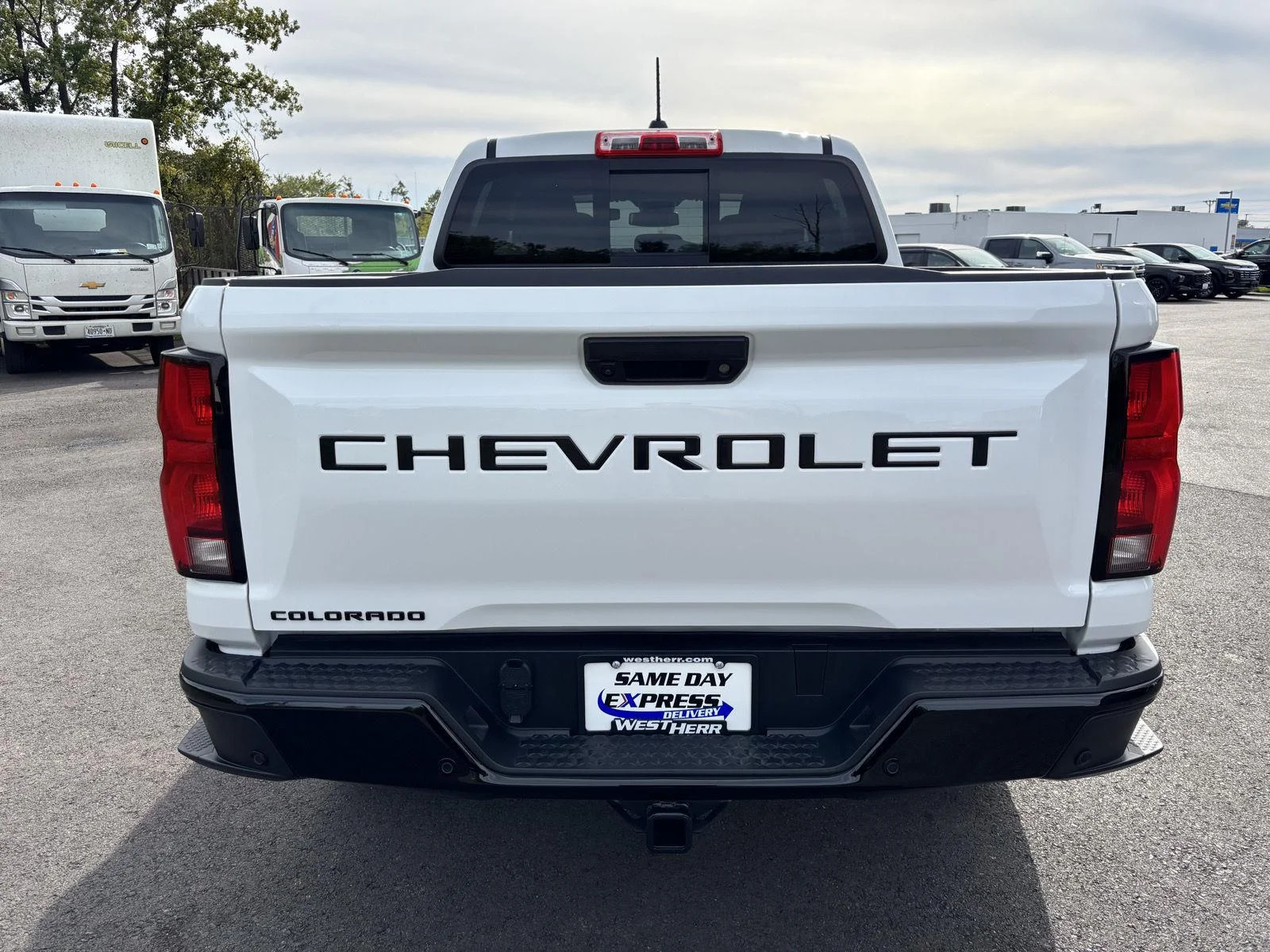 New 2026 Summit White Chevrolet Z71 image 11