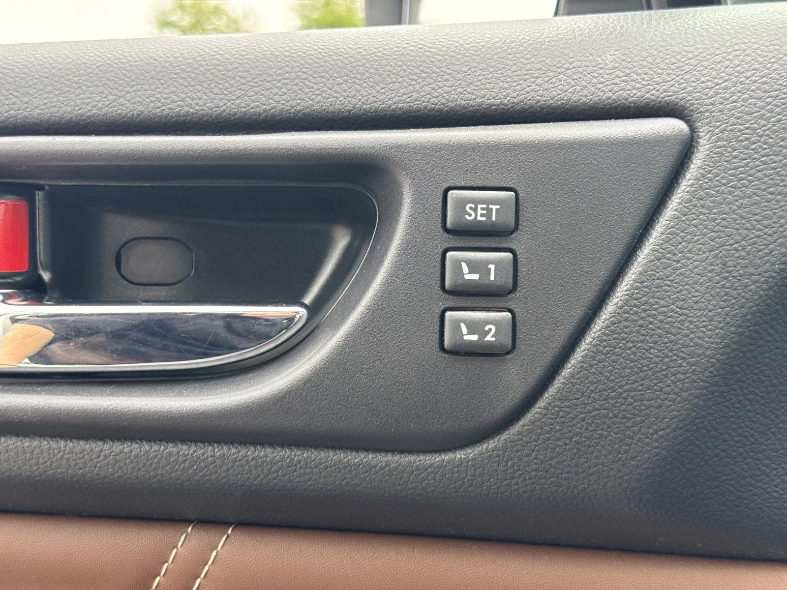 Used 2019 Crystal White Pearl Subaru Touring image 19