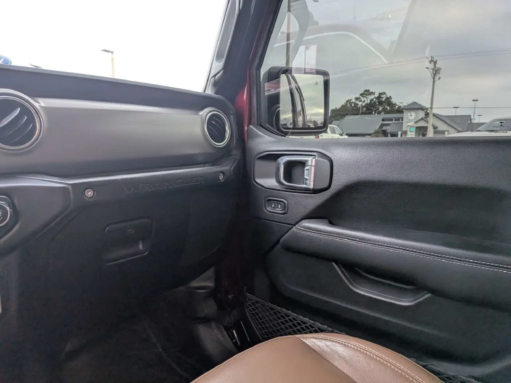 Certified Used 2021 Snazzberry Pearlcoat Jeep Unlimited Rubicon image 16