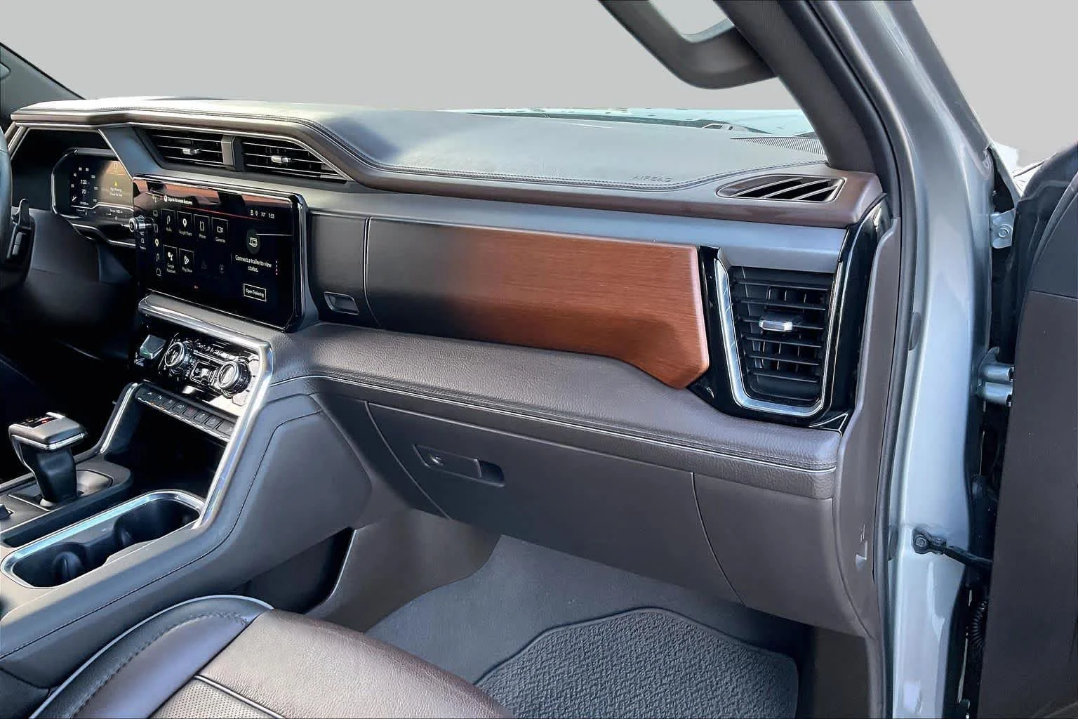 Used 2024 Sterling Metallic GMC Denali image 17