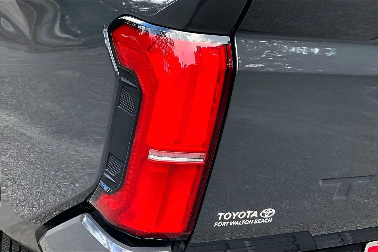 Used 2025  Toyota SR5 image 20