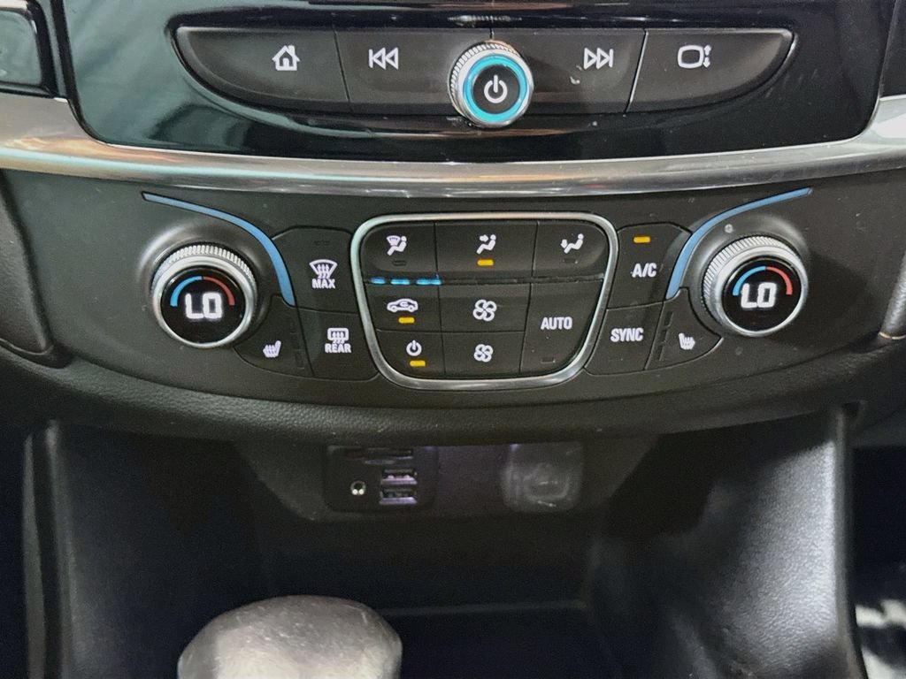 2021 Chevrolet Traverse RS - Photo 16