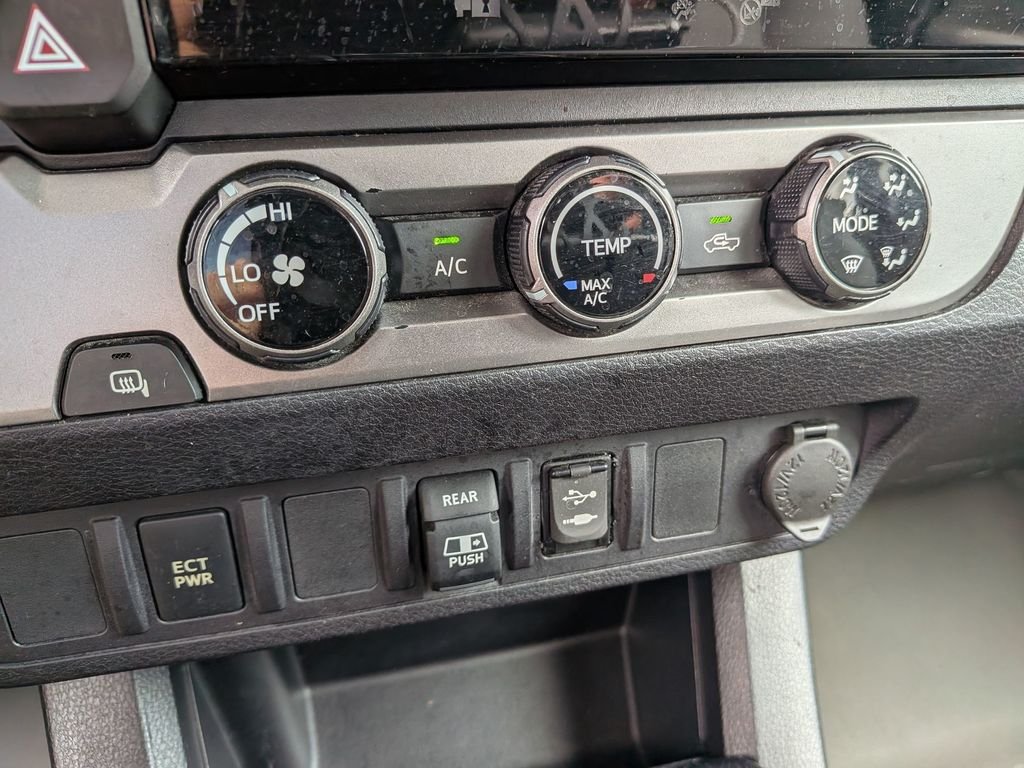 Used 2018 Gray Toyota SR5 image 17