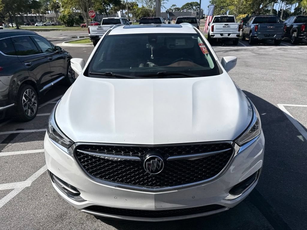Used 2020 WHITE FROST TRICOAT Buick Avenir image 4