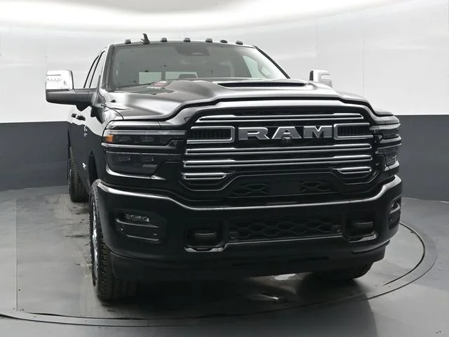 New 2026 Diamond Black Crystal Pearl-Coat Exterior Paint RAM Laramie image 27