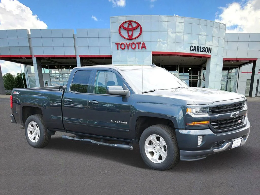 Used 2017 Chevrolet Silverado 1500 LT with VIN 1GCVKREC0HZ267251 for sale in Minneapolis, Minnesota