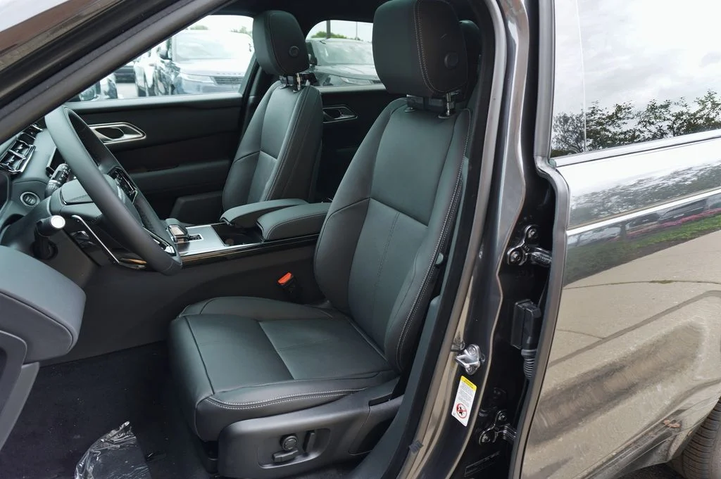 New 2026 Carpathian Grey Land Rover Belgravia Edition image 13