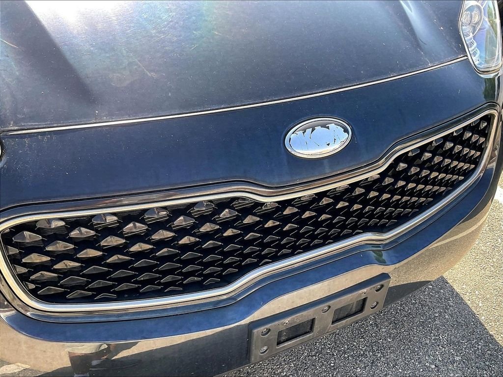 Used 2019 Red Kia LX image 30