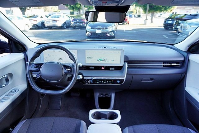 Used 2024 Black Hyundai SEL image 17