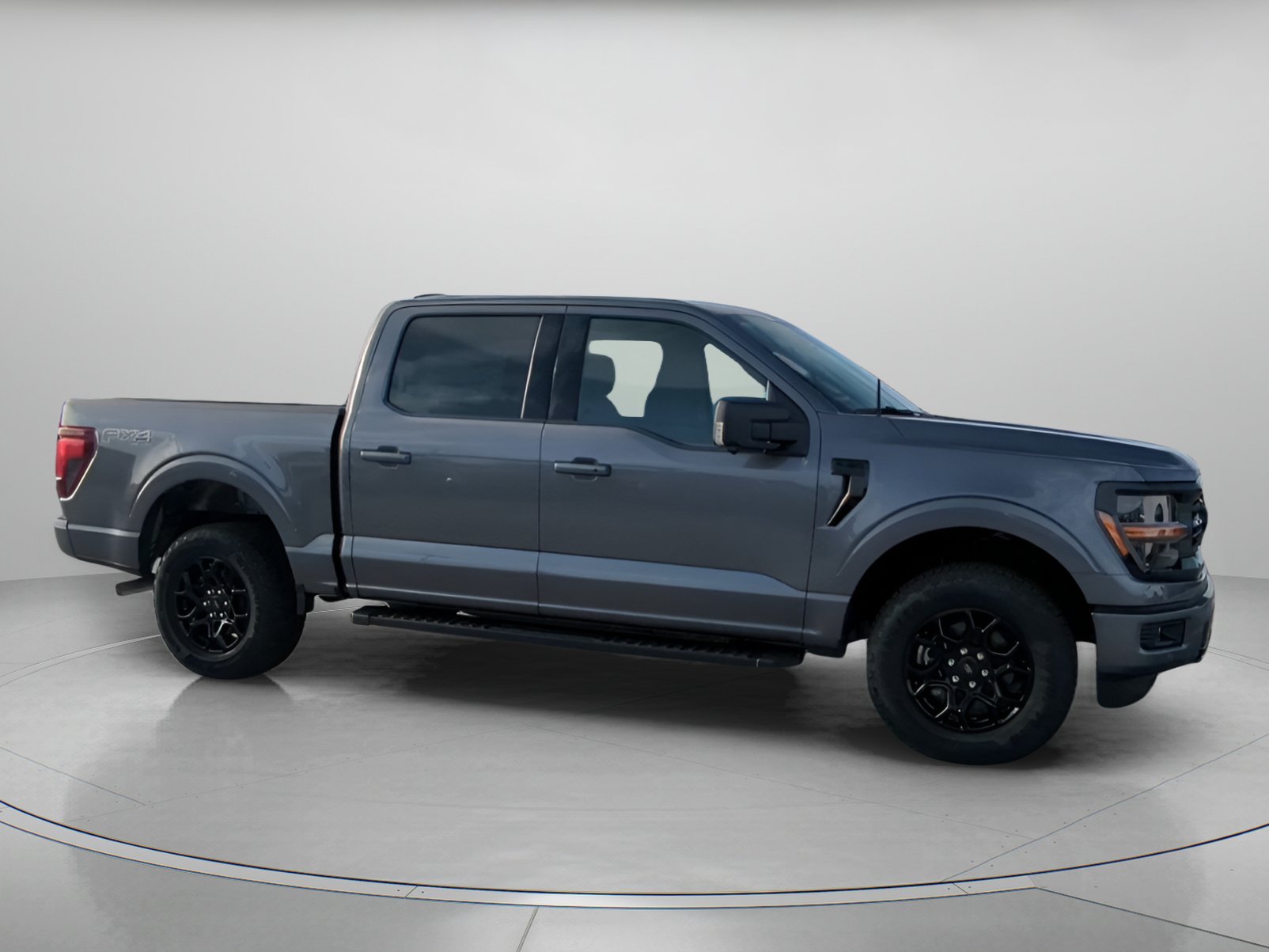 New 2026 Carbonized Gray Metallic Ford XLT image 30