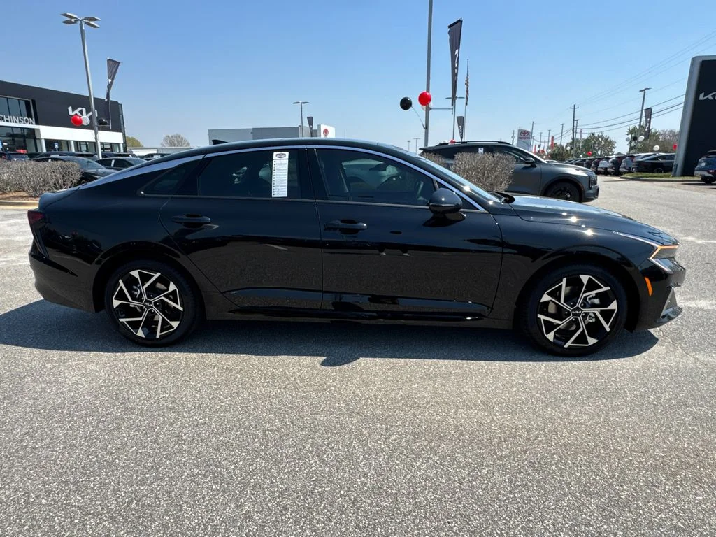 New 2026 Aurora Black Pearl Kia EX image 2