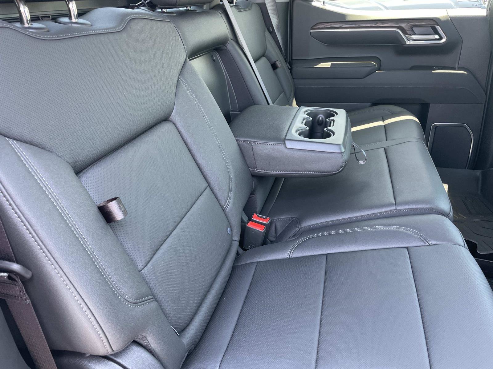 2026 GMC Sierra 1500 SLT - Photo 26