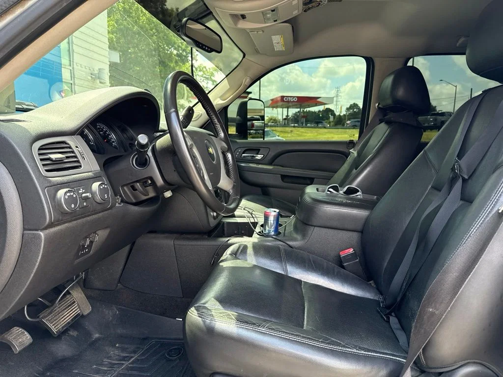 Used 2013 Silver Chevrolet LTZ image 7