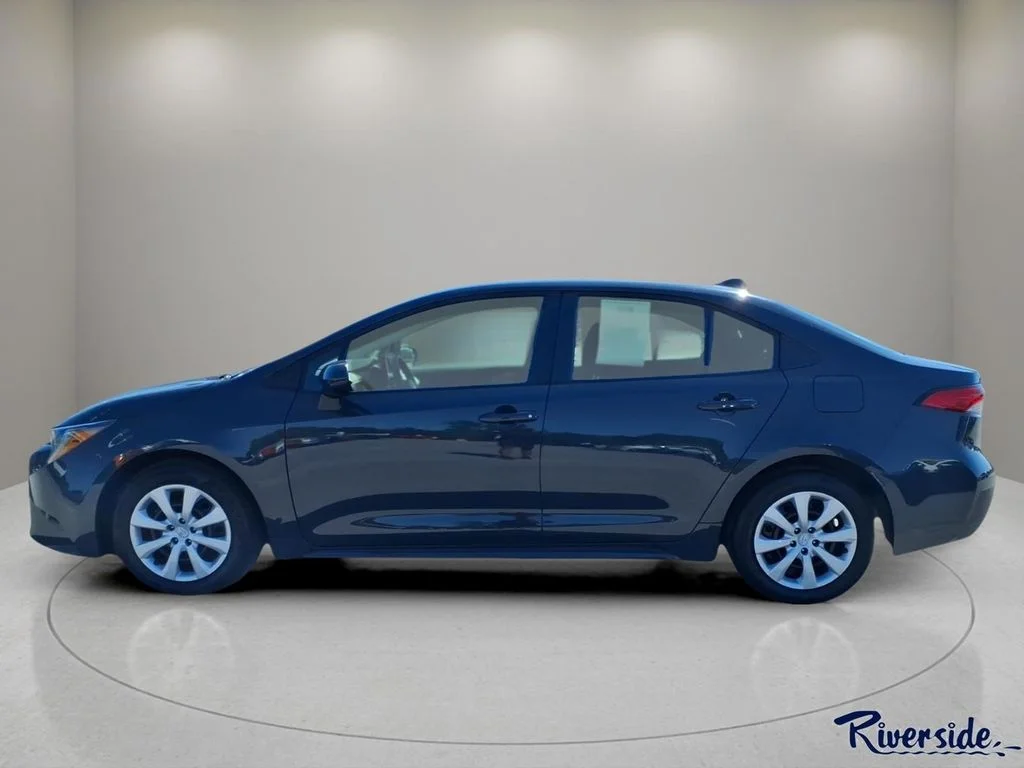 Used 2024  Toyota LE image 5