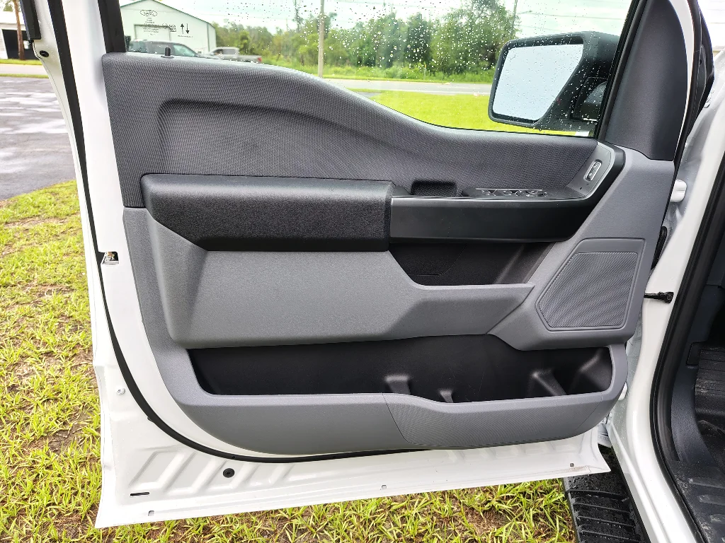 New 2026 Oxford White Ford XL image 14