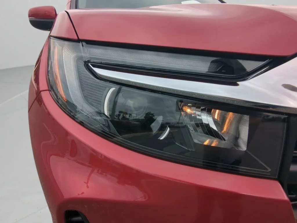 New 2026 Radiant Red Metallic II Honda RTL image 25