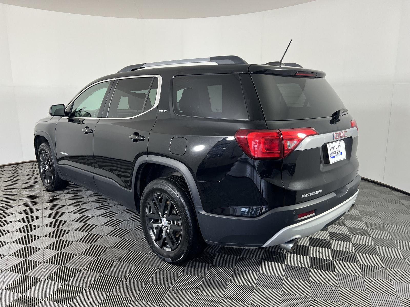 Used 2019 Ebony Twilight Metallic GMC SLT image 5