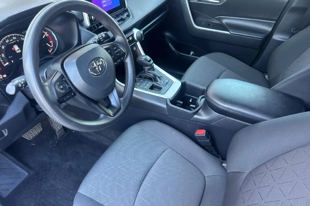 Used 2023 Ice Toyota XLE image 12