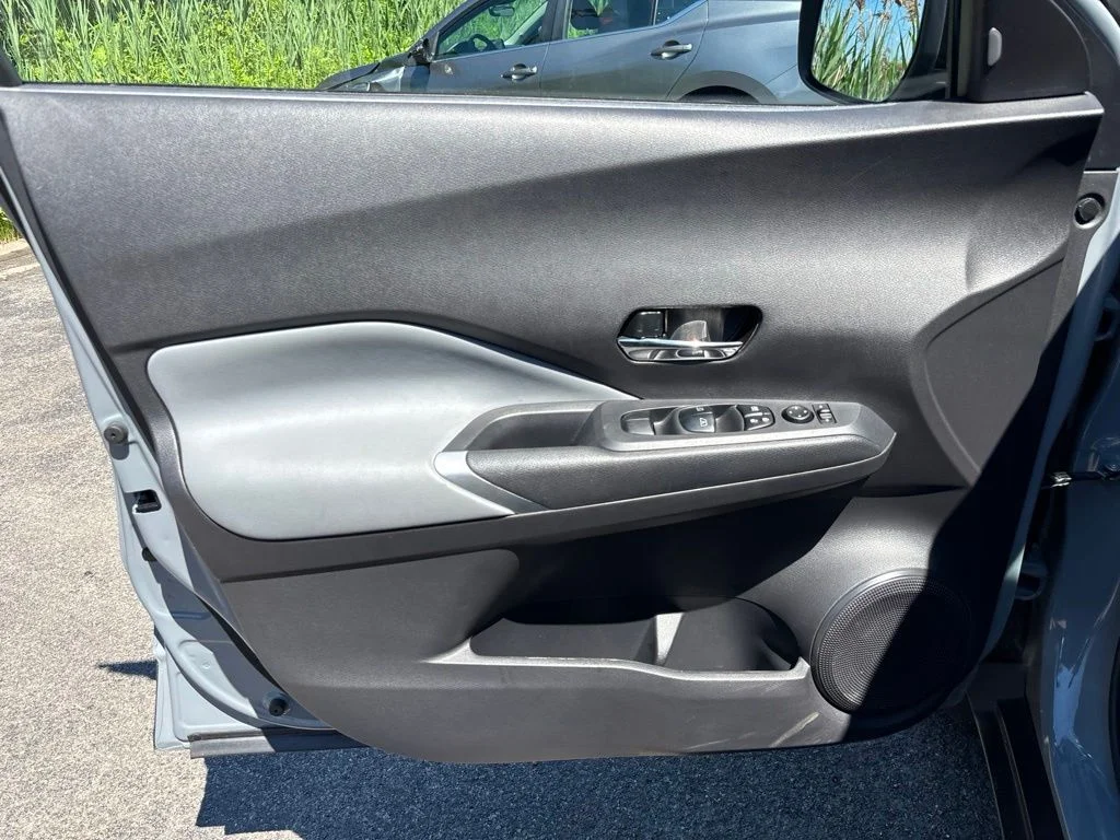 Used 2024 Gray Nissan SR image 13